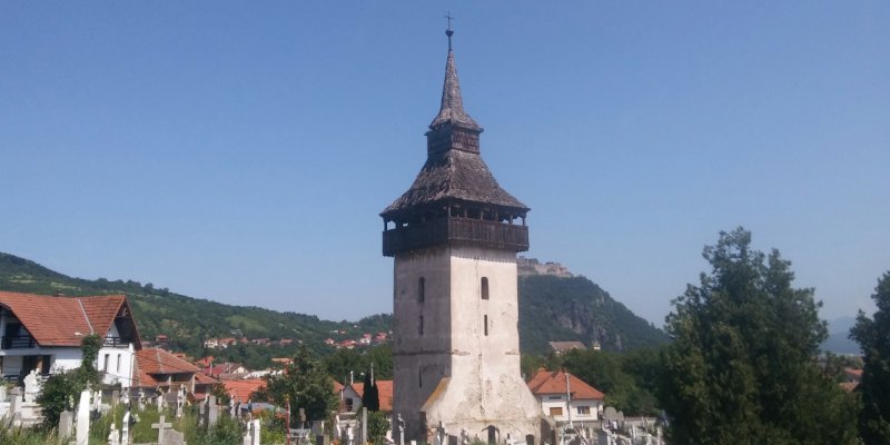 Turnul vechii biserici