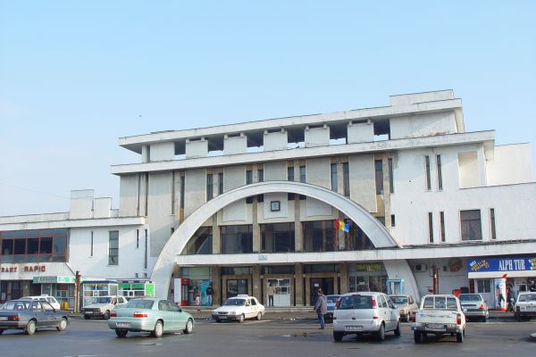gara-deva-4BFC0DC67-BE15-82CE-3843-560FB50E2D2B.jpg