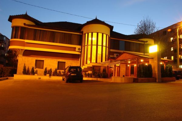 vila-paradis-1777B505F-1255-B322-D2E5-955C4DB7B798.jpg