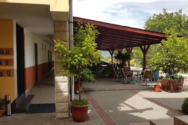 motel-pacific-4B3C5D0CD-A2E5-ACE2-150E-382E9550BD45.jpg