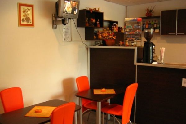 hotel-elvetia-25F70FE76-3C5A-8F4B-3EF3-C321211B8C23.jpg