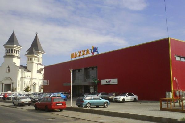 maxxa-1EC2B691E-2580-4E62-F65A-110AF71BB0CA.jpg