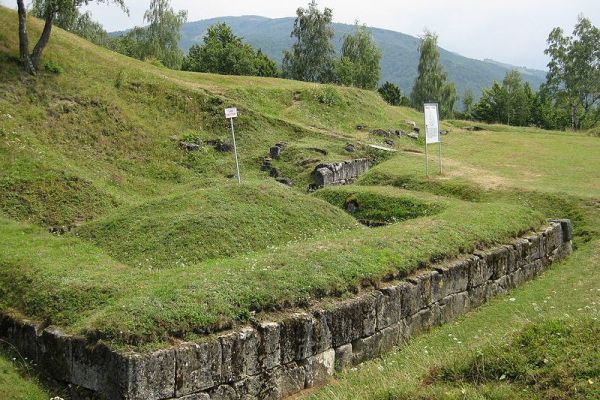 800px-cetatea-costesti-800x6002B0EDC54-7EFF-34E1-7564-9E0E517801AC.jpg