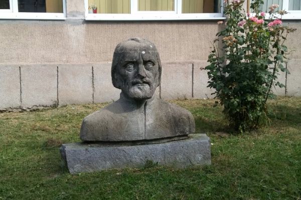 01statuitoduta30E744918-3229-B7EB-53F9-D7957DE73D75.jpg