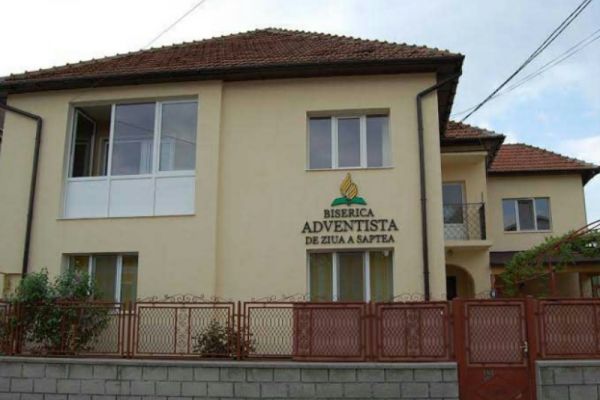 biserica-adventista-de-ziua-a-sapteaB7EA52F1-B1E5-8CAD-8C6C-F6F4DBBD8742.jpg