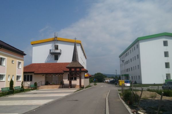 biserica-sfantul-mucenic-pantelimon-697D2DC2A-5C00-751B-A53B-61E244C7381F.jpg