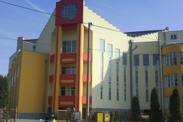 biserica-baptista-sfanta-treime-335FE1426-A50E-A981-02D5-42209AB9CC91.jpg