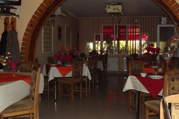 pensiune-turistica-caro-deva-3B66819D2-F927-E737-DD5A-FD8D4E8EC482.jpg