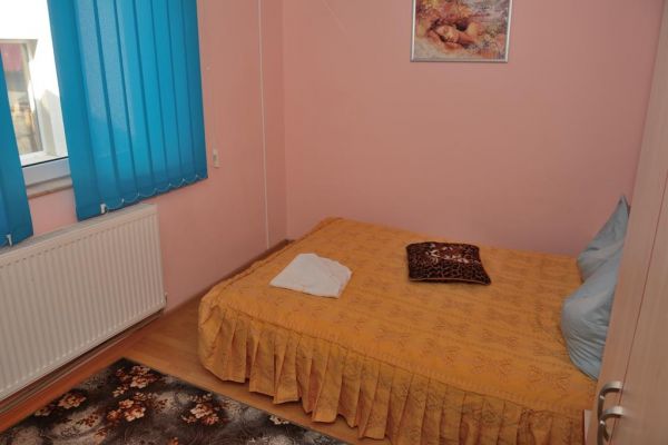 pensiune-turistica-caro-deva-741268561-894C-5C8B-2376-29CF9C668633.jpg